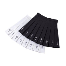 "CROSS" PLEATED SKIRT