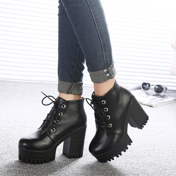 "NOIR" PLATFORM BOOTS