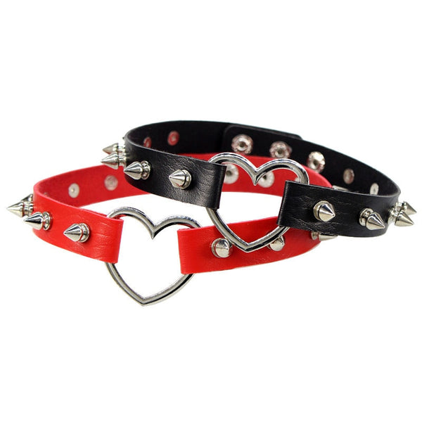 "SPIKEY HEART" CHOKER