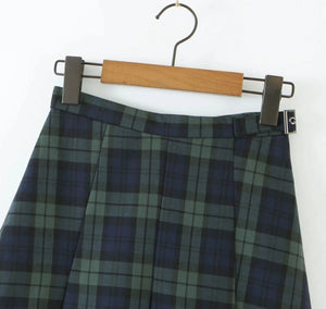"GOOD GIRL" PLAID BUCKLE SKORT